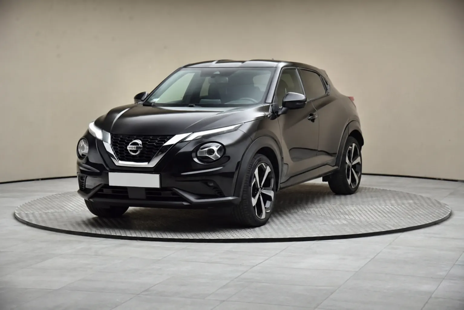 Nissan Juke Tekna automata crossover bérautó Budapest